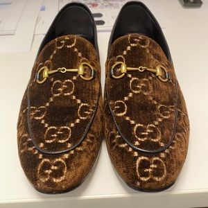 JORDAAN VELVET MONOGRAM - GG BROWN